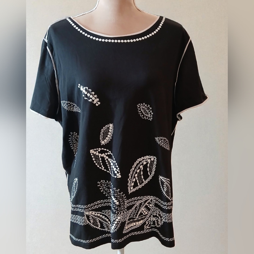 Alfred Dunner Black White Sequin Mesh Short Sleeve Tshirt Womans XL Crew Neck